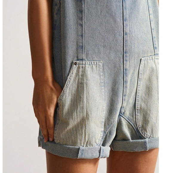 Light Wash Striped Pockets Backless Denim Jean Overalls Romper - Picture 3 of 6